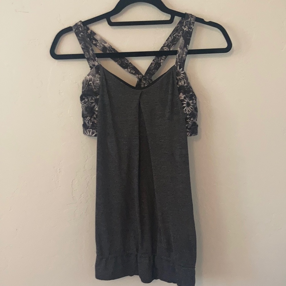 Lululemon tank top. Size 6. Gray and black in color.